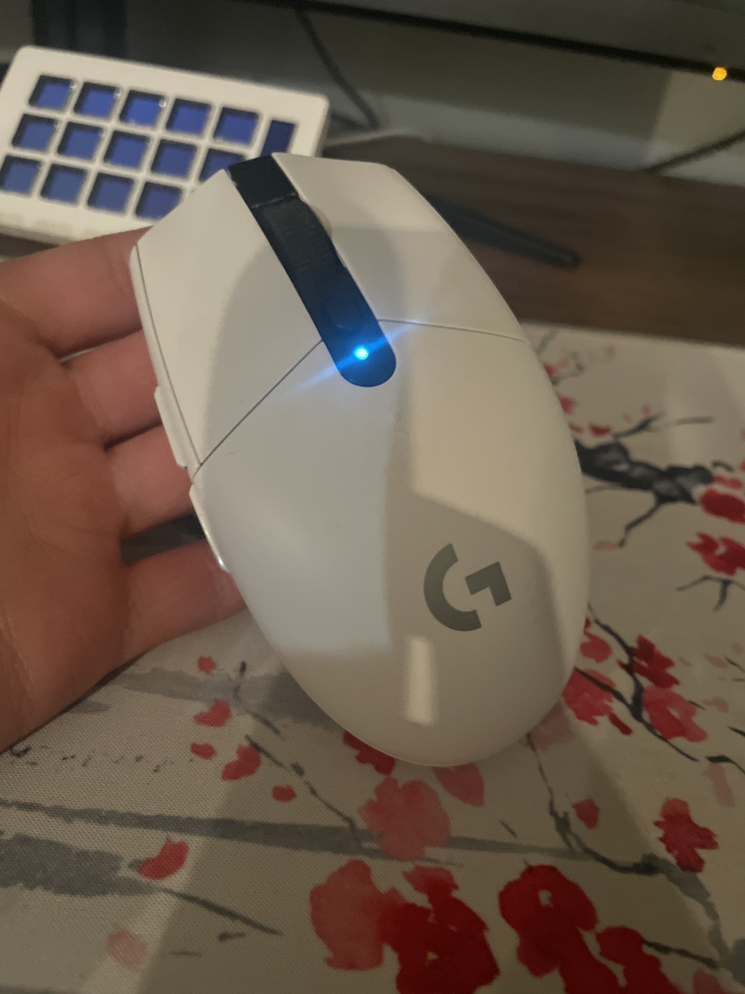 Logitech G305 Wireless Gaming Mouse - White #freecycle