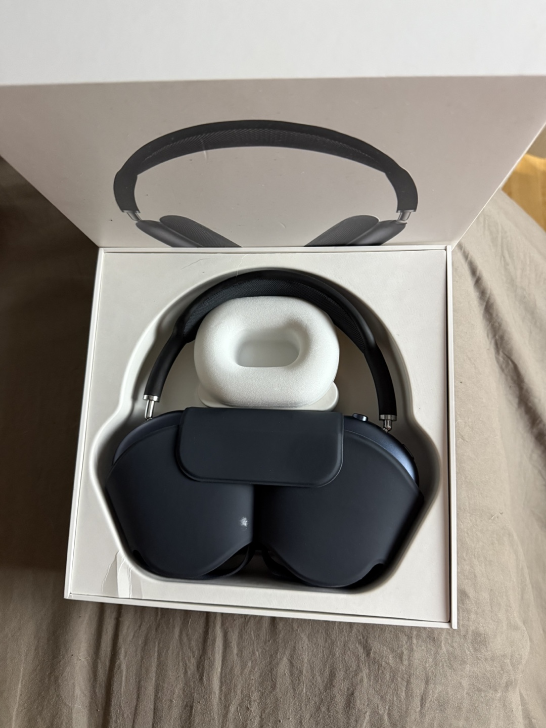 AirPods Pro Max 2 Headphones - Midnight Black (USB-C) - photo 4