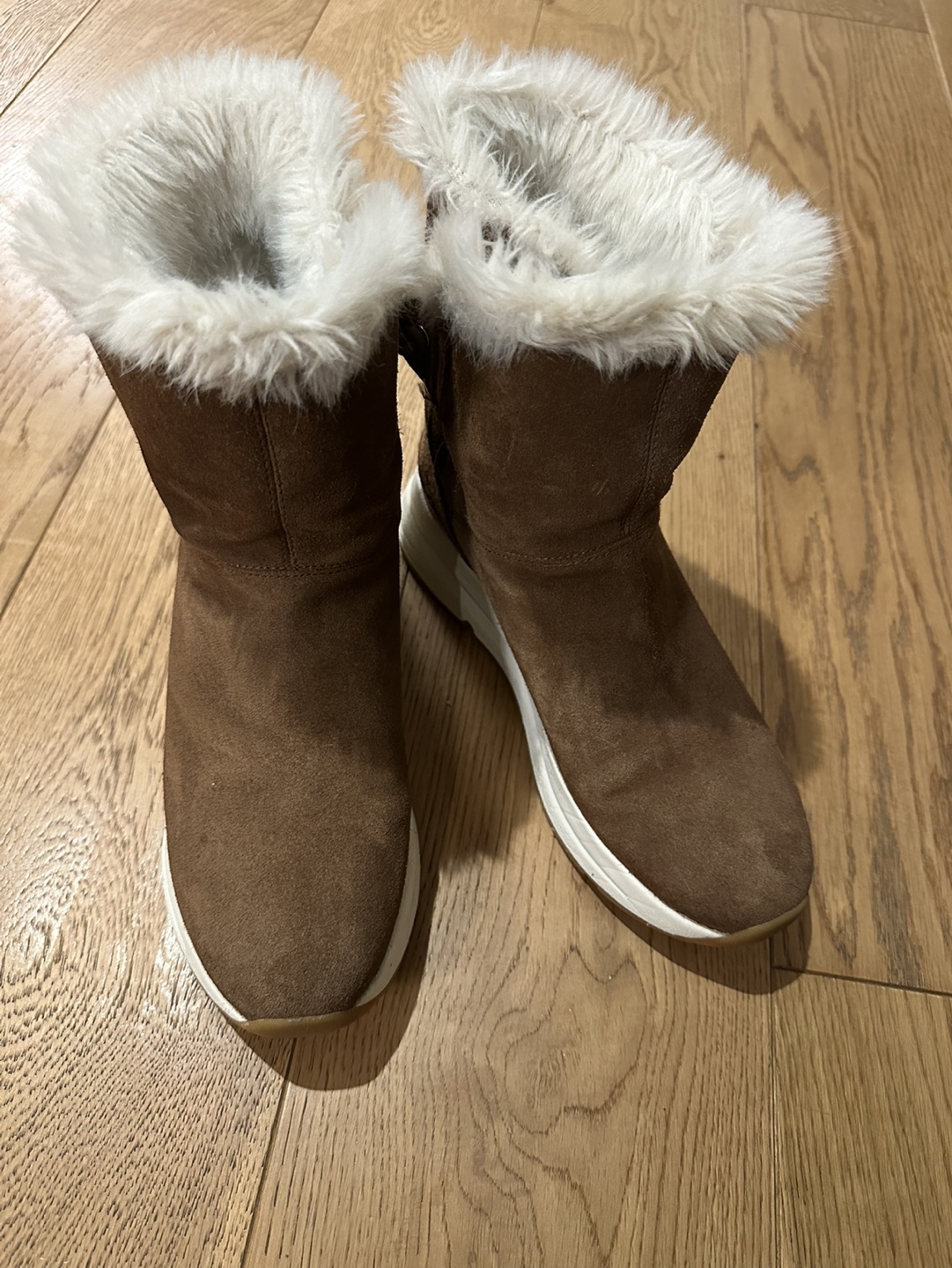Brown Suede Winter Boots with Faux Fur