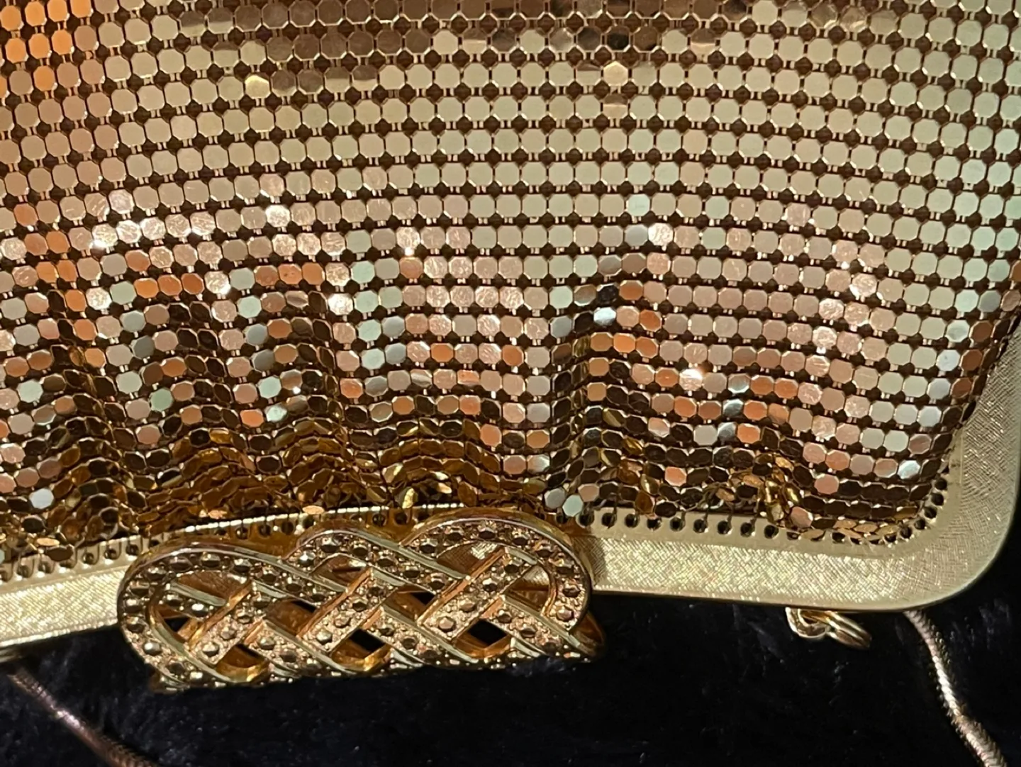 Gold Mesh Evening Bag image indicator(4)
