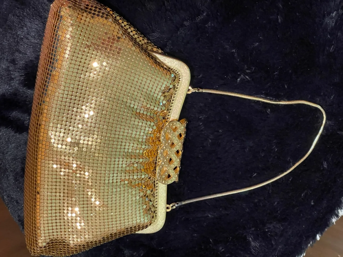 Gold Mesh Evening Bag image indicator(7)