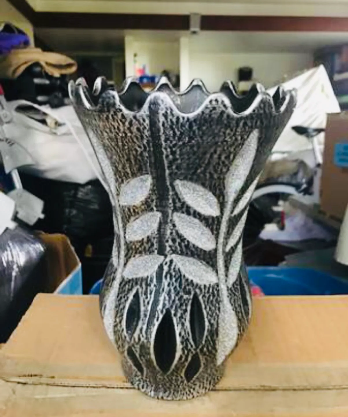 Elegant Decorative Vase, Black and Silver image indicator(5)