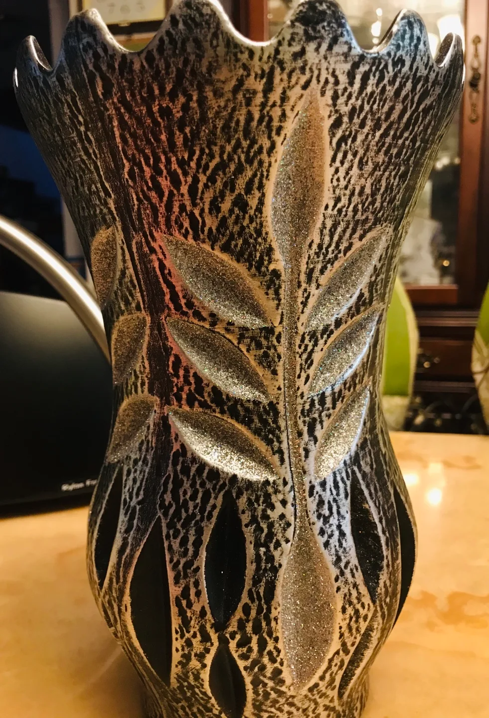 Elegant Decorative Vase, Black and Silver image indicator(4)