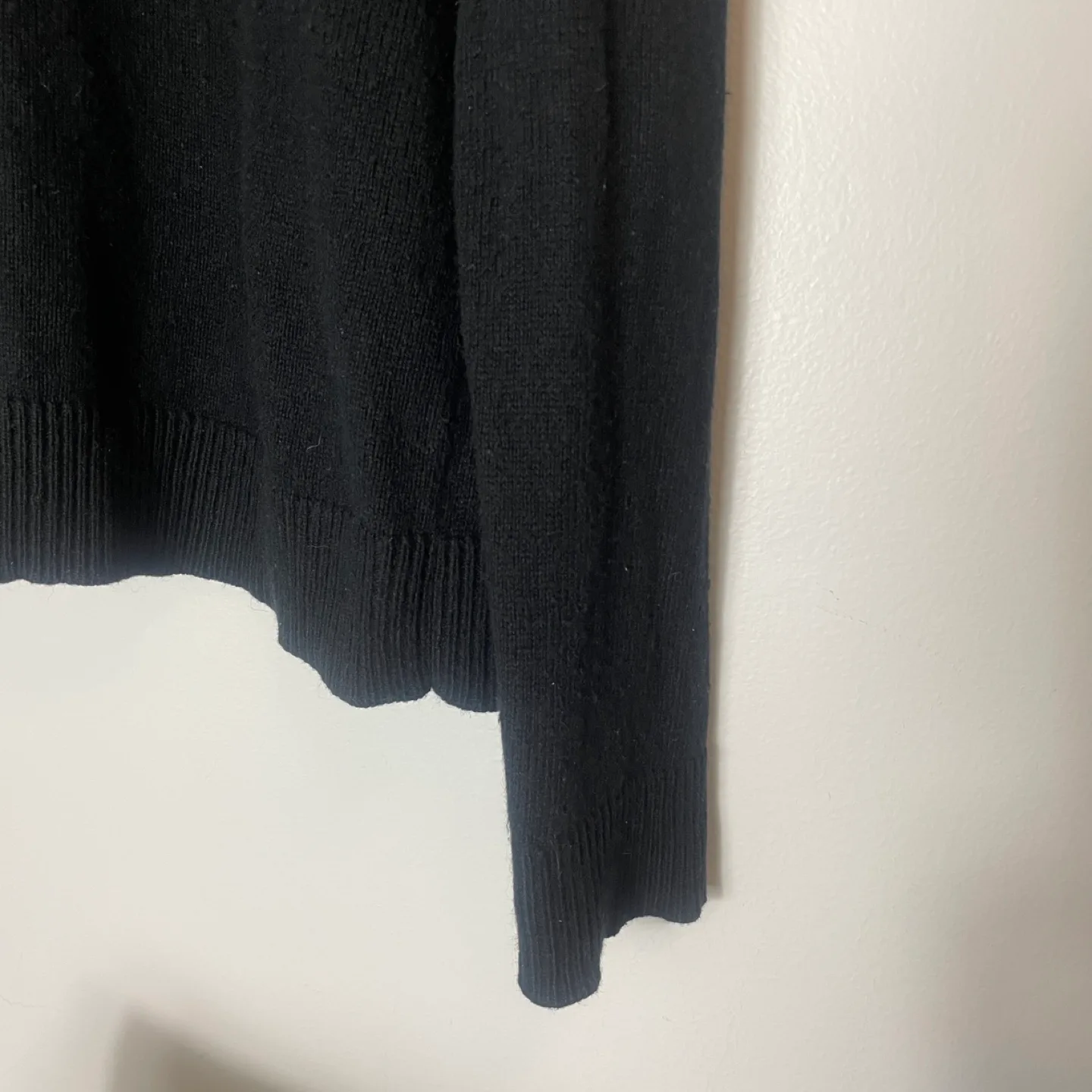 Banana Republic Black V-Neck Cotton Cashmere Blend Sweater image indicator(4)