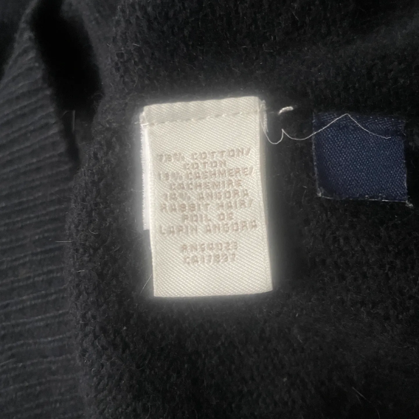 Banana Republic Black V-Neck Cotton Cashmere Blend Sweater image indicator(6)