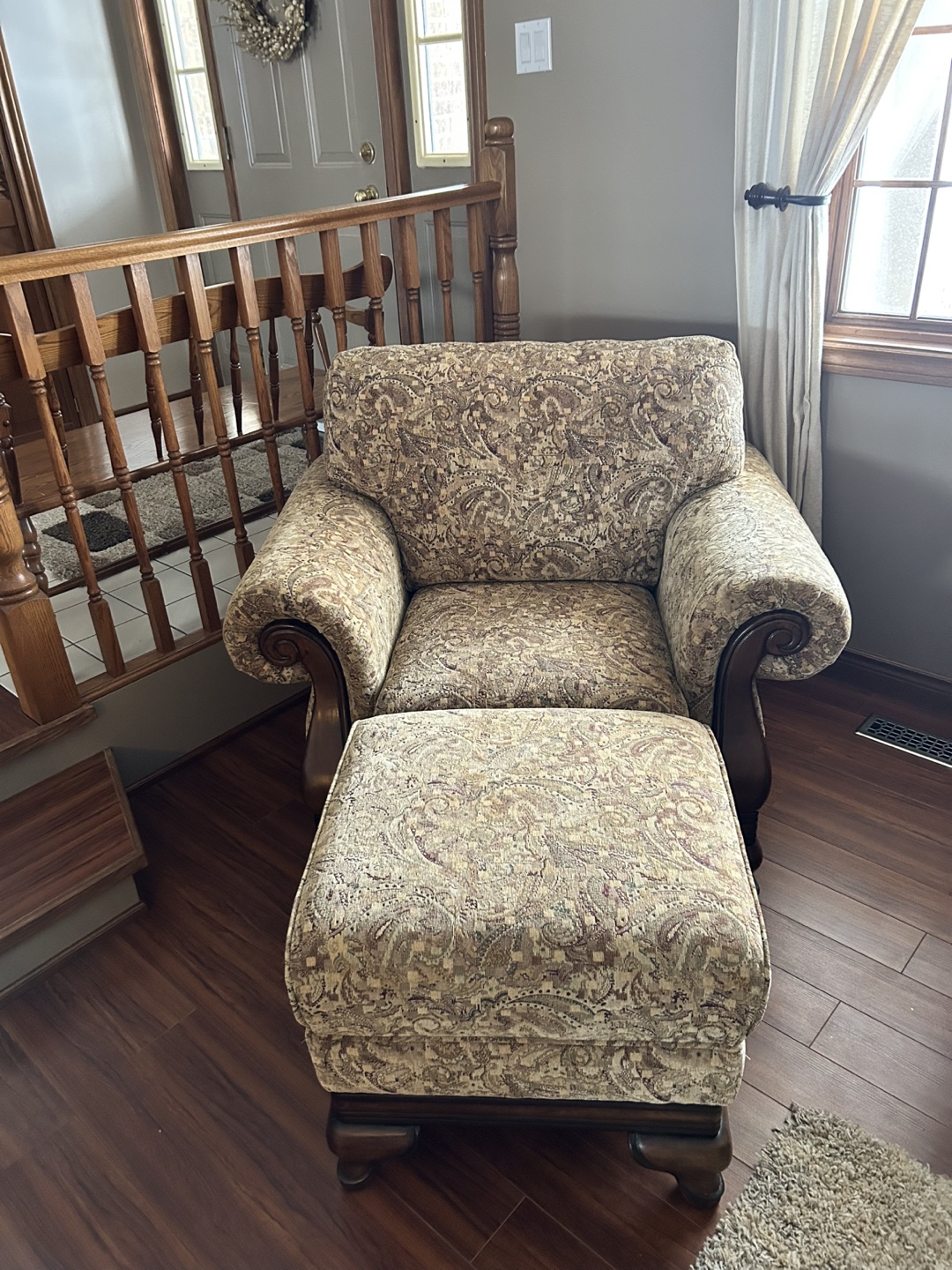 Matching Sofa, Loveseat, and Ottoman Set - photo 3