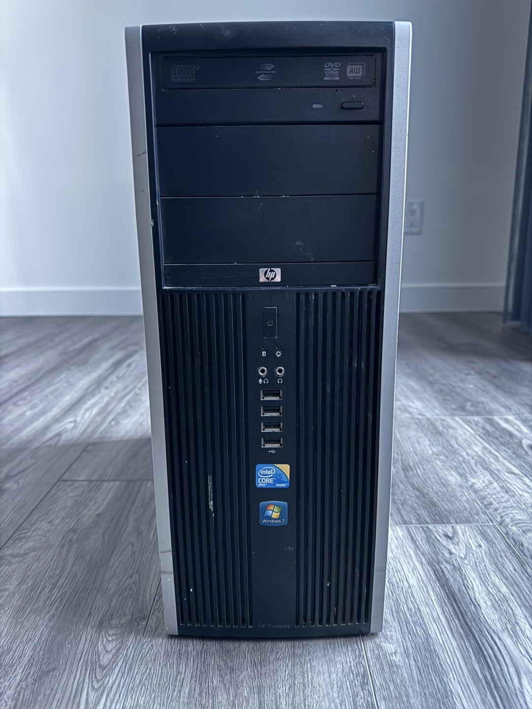 HP Compaq 8100 Elite Convertible Minitower Desktop Computer