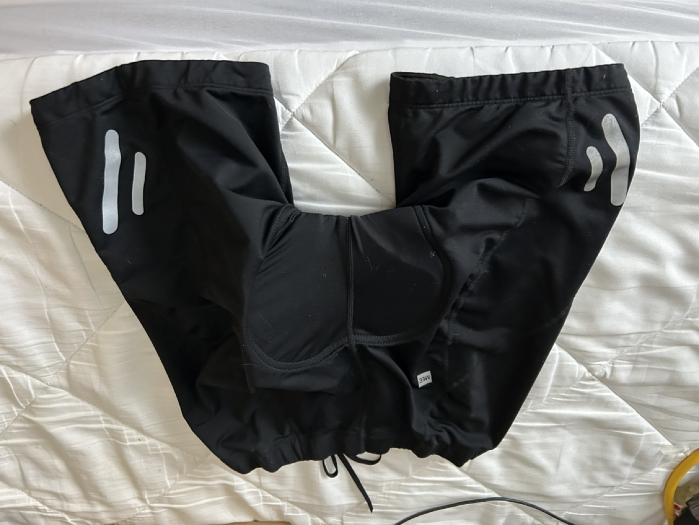 MEC - Men’s Sz.Large Biking shorts - black like new - photo 3