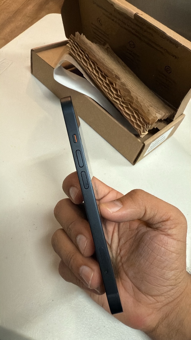 iPhone 13 Midnight 128GB - photo 2