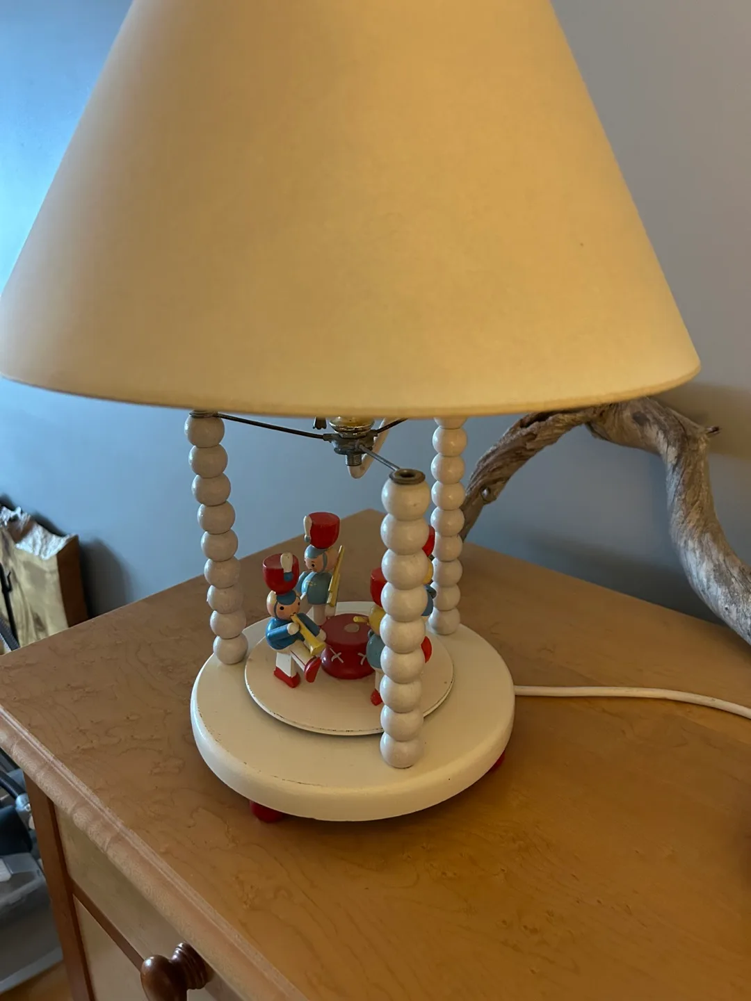 Vintage Wooden Musical Lamp with Rotating Figures image indicator(5)