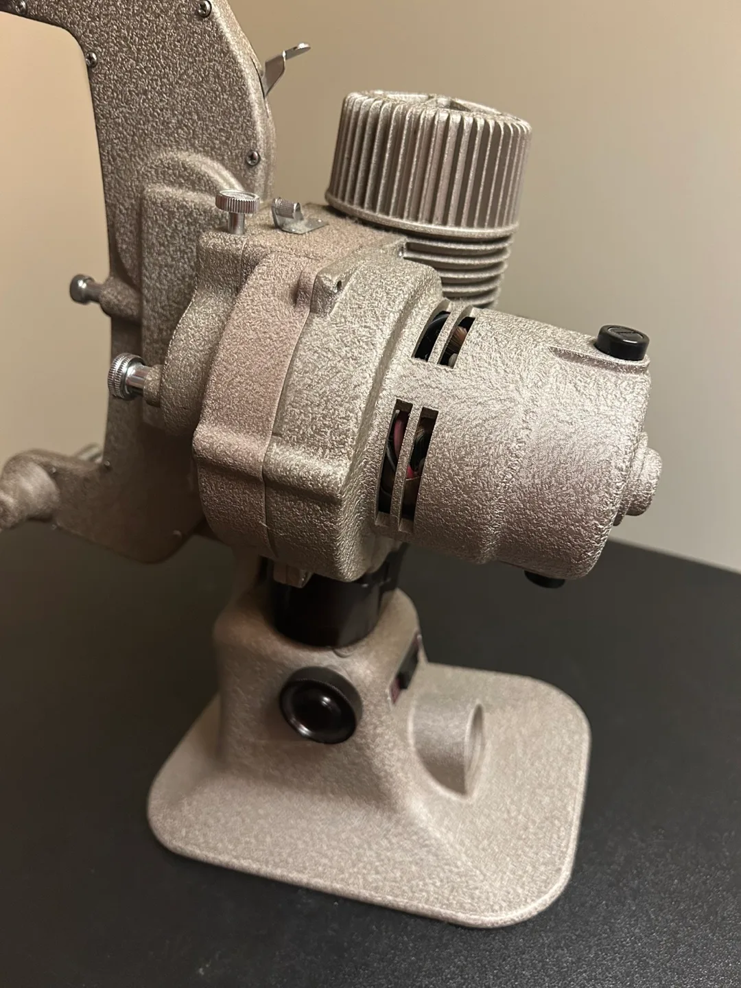 Vintage Bell & Howell 8mm Film Projector - Model 122 LR image indicator(5)