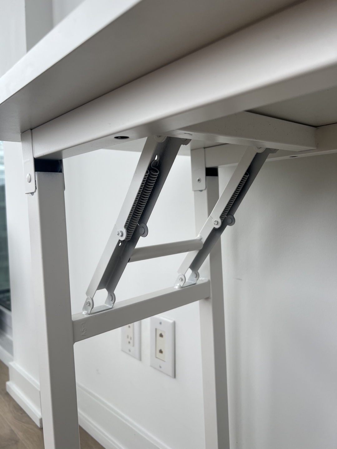 Foldable white desk/table - photo 3
