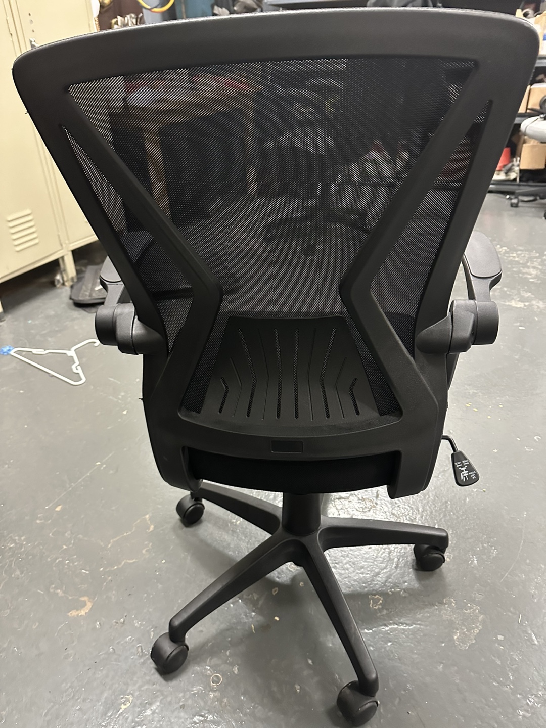 Black Mesh Office Chair with Adjustable Height - photo 2