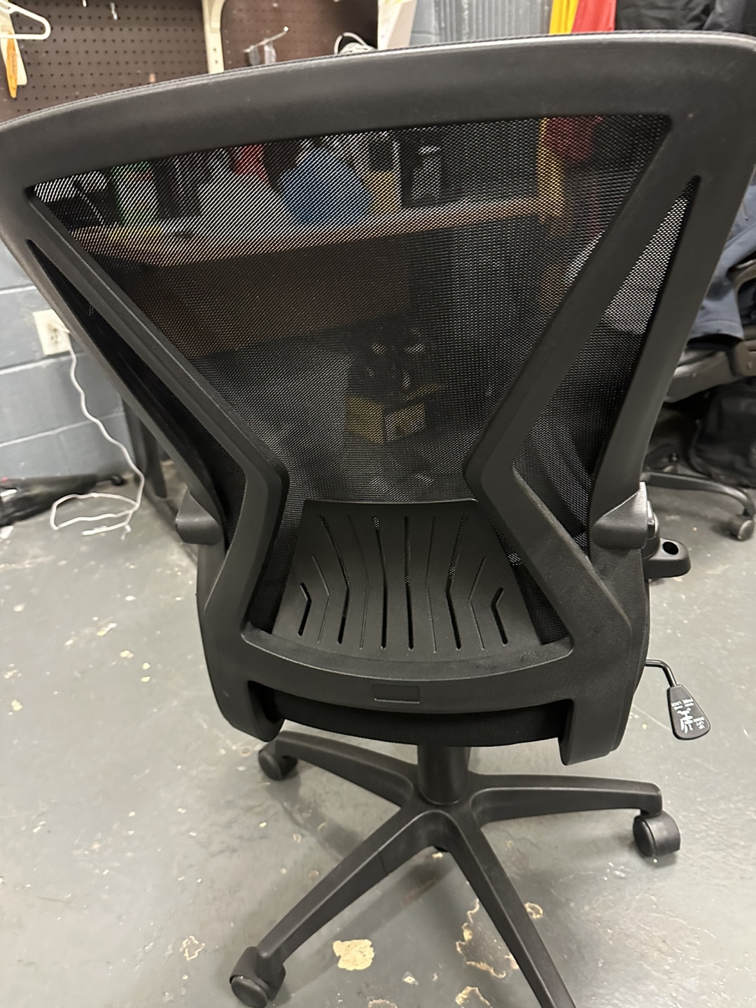 Black Mesh Office Chair with Adjustable Height - photo 5