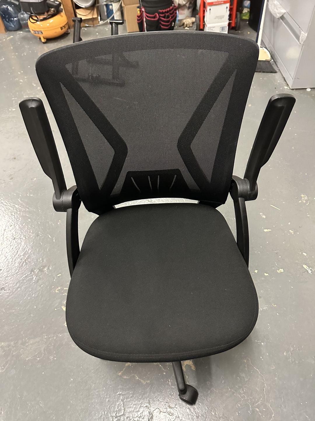 Black Mesh Office Chair with Adjustable Height - photo 4