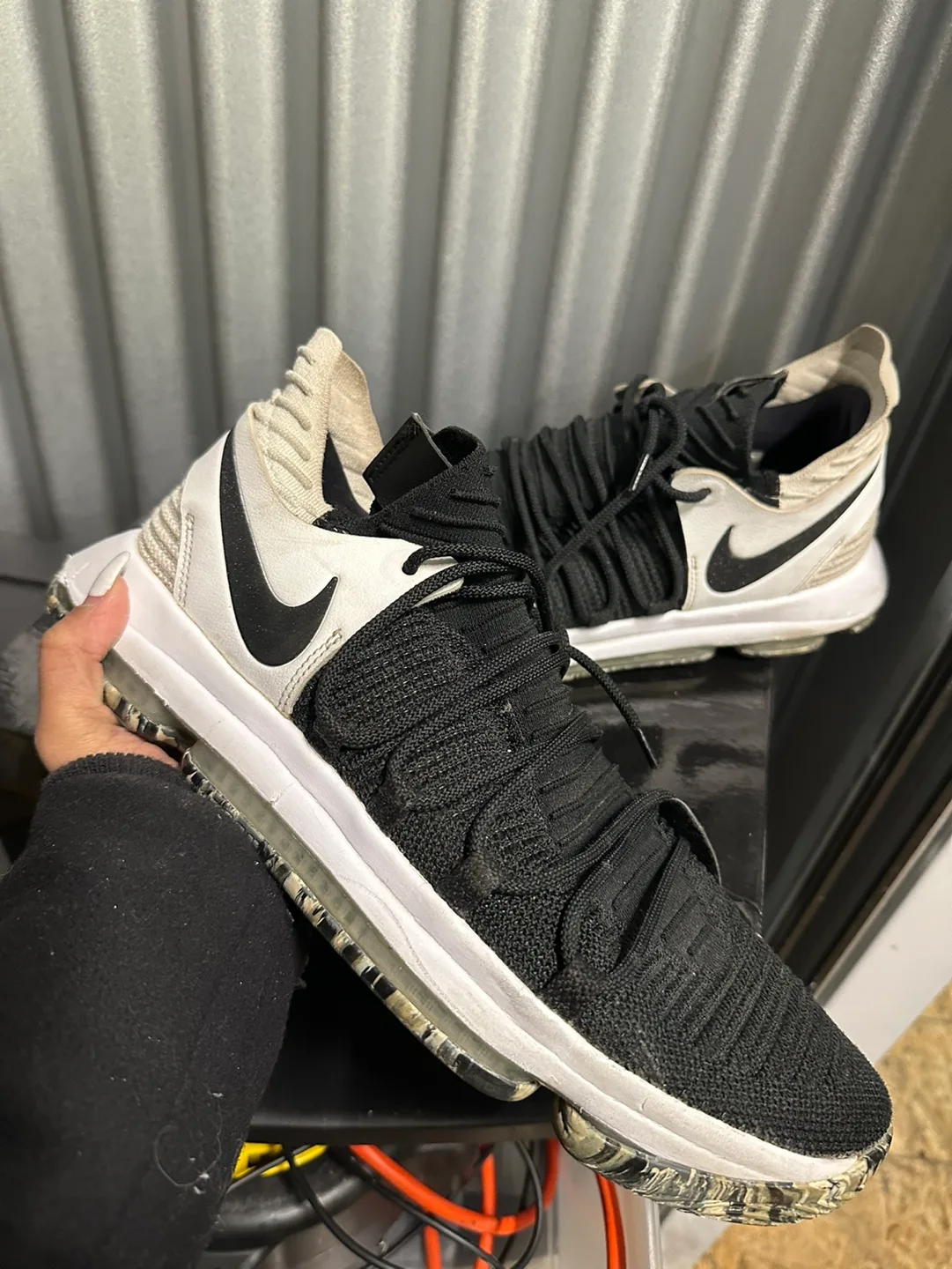 Nike KD 10 Men's Basketball Shoes - Size 10.5 image indicator(2)