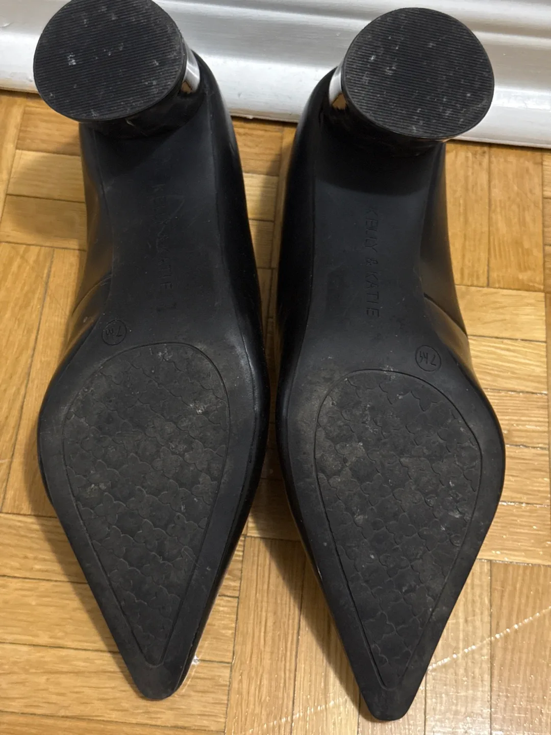 Black Pointed-Toe Heels with Tortoiseshell Heels image indicator(3)