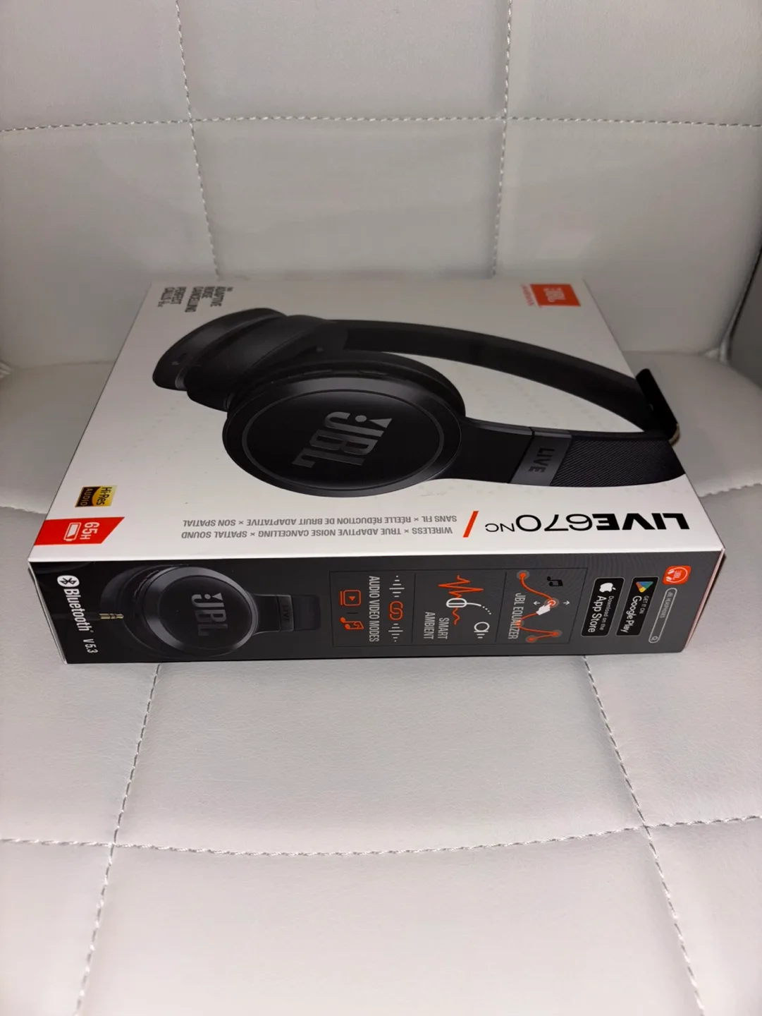 JBL Live 670NC On-Ear Noise Cancelling Bluetooth Headphones image indicator(4)