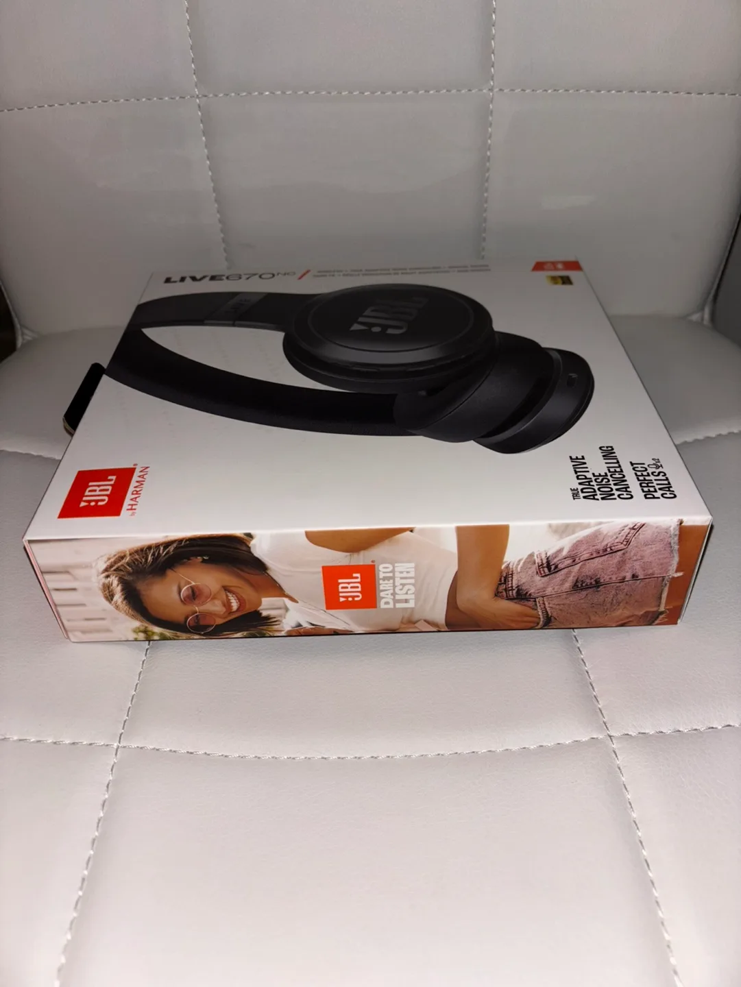 JBL Live 670NC On-Ear Noise Cancelling Bluetooth Headphones image indicator(5)