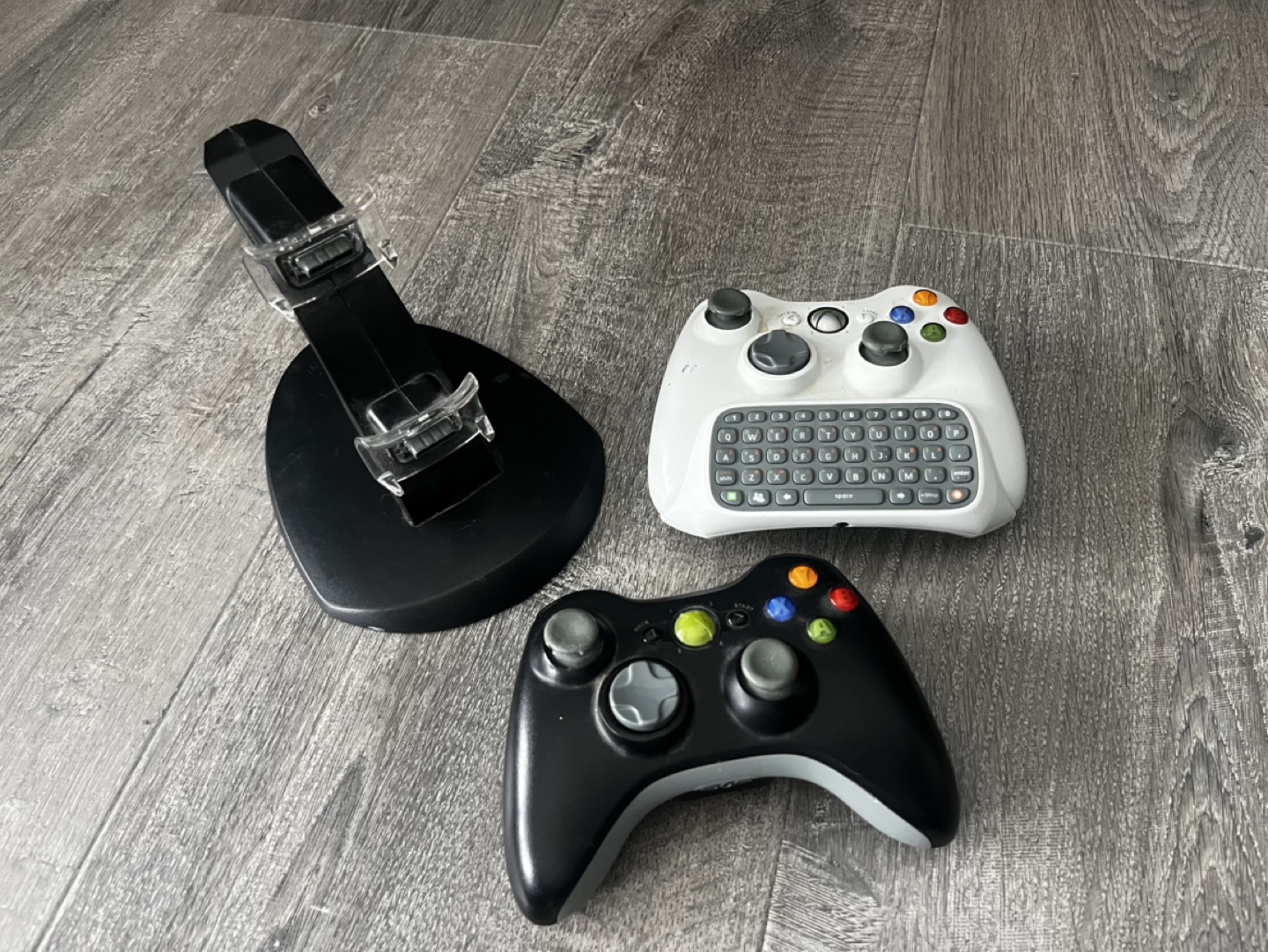 Xbox 360 Console, Kinect Sensor, and Accessories Bundle - photo 5