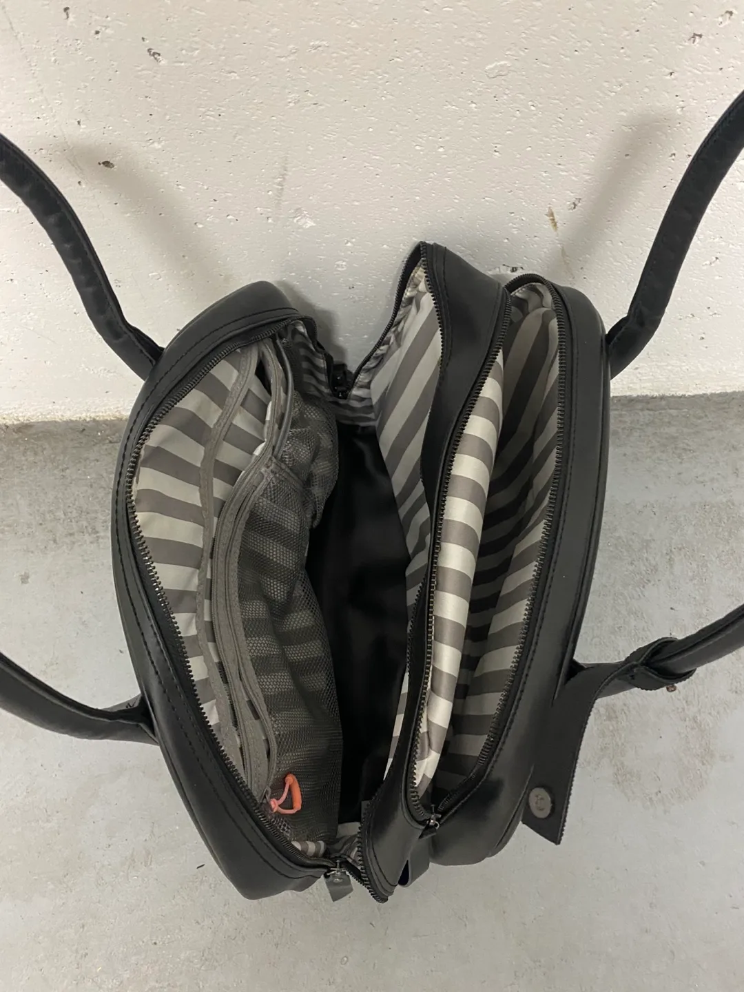 Lululemon City Adventurer Tote Bag - Black image indicator(4)