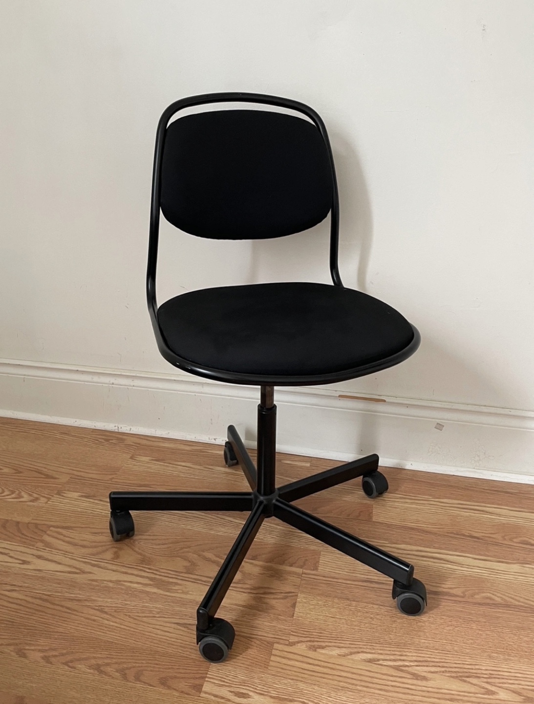 Moving Sale✨ IKEA ÖRFJÄLL Swivel Chair - Black