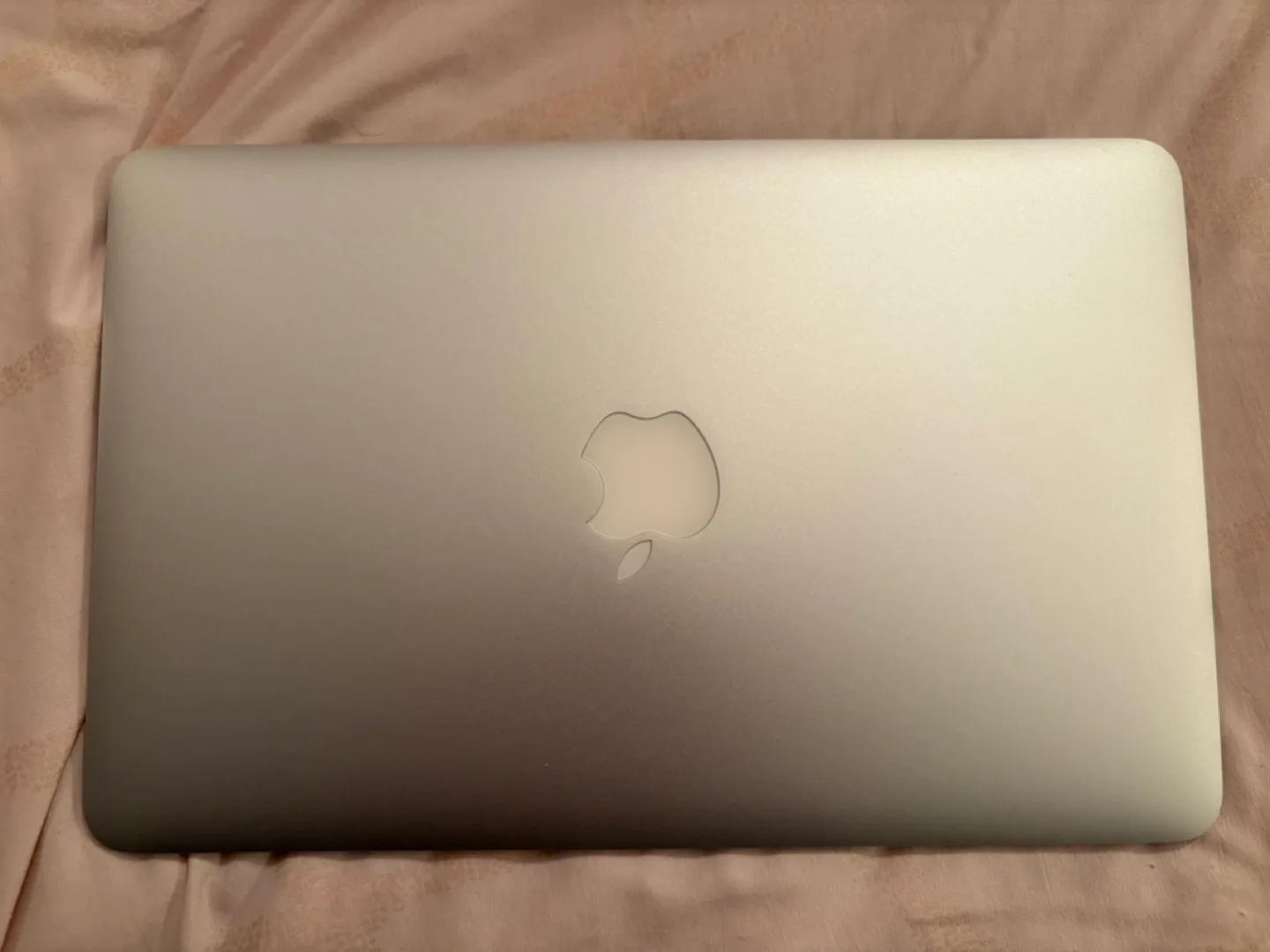 Like New 2015 11 Inch MacBook Air image indicator(3)