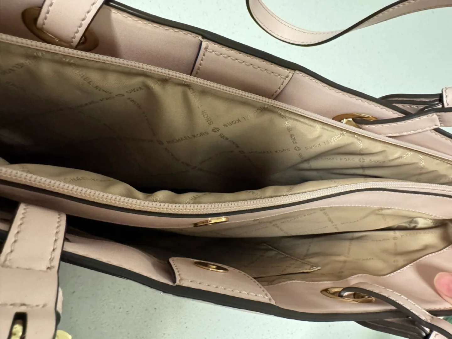 Michael Kors Pale Pink Leather Tote Bag image indicator(5)