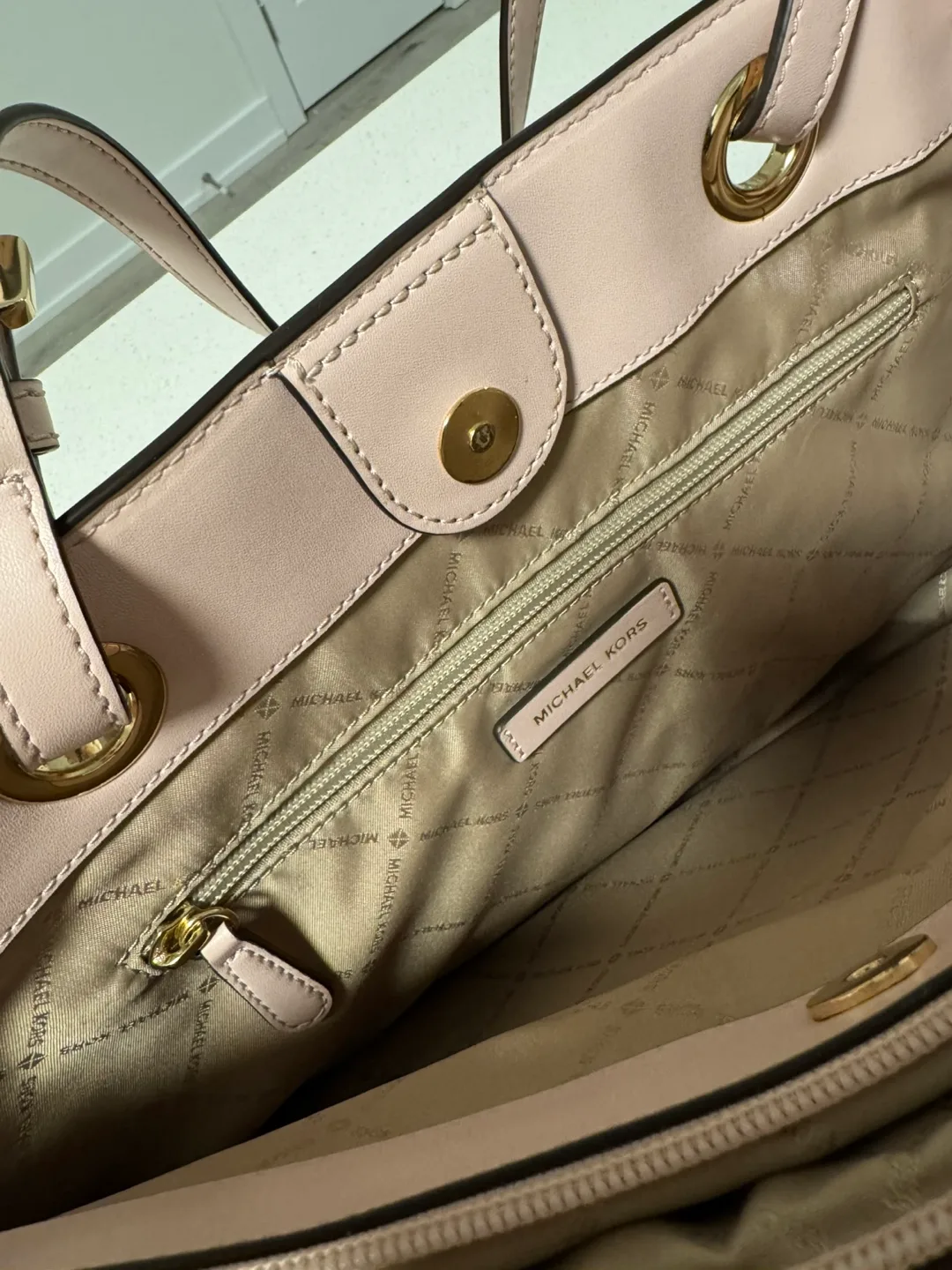 Michael Kors Pale Pink Leather Tote Bag image indicator(4)