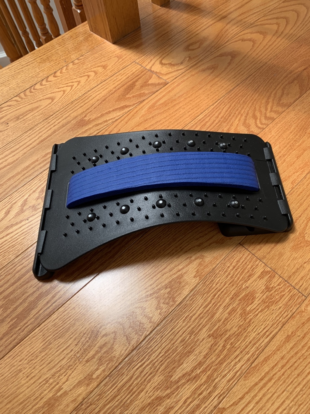 Portable back stretcher for lumbar back relief