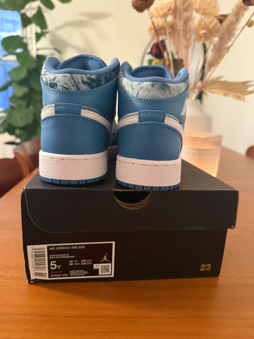 Air Jordan 1 Mid GS (Youth Size 5) - Denim Blue image indicator(4)