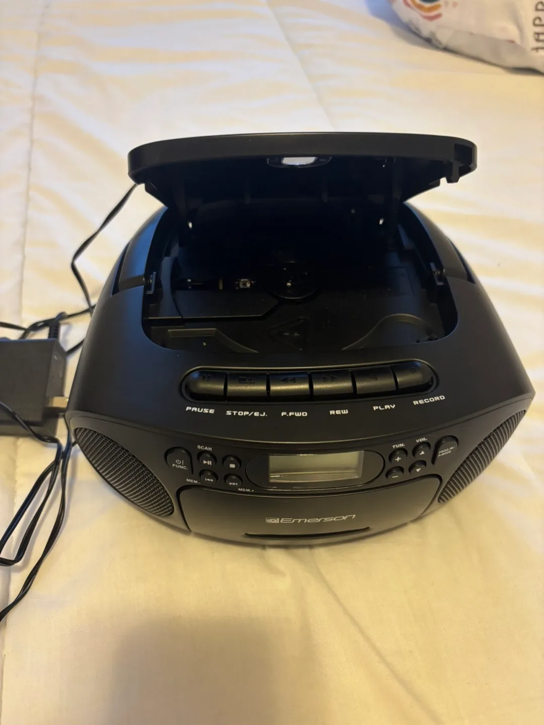 Emerson Portable CD Player Boombox image indicator(2)