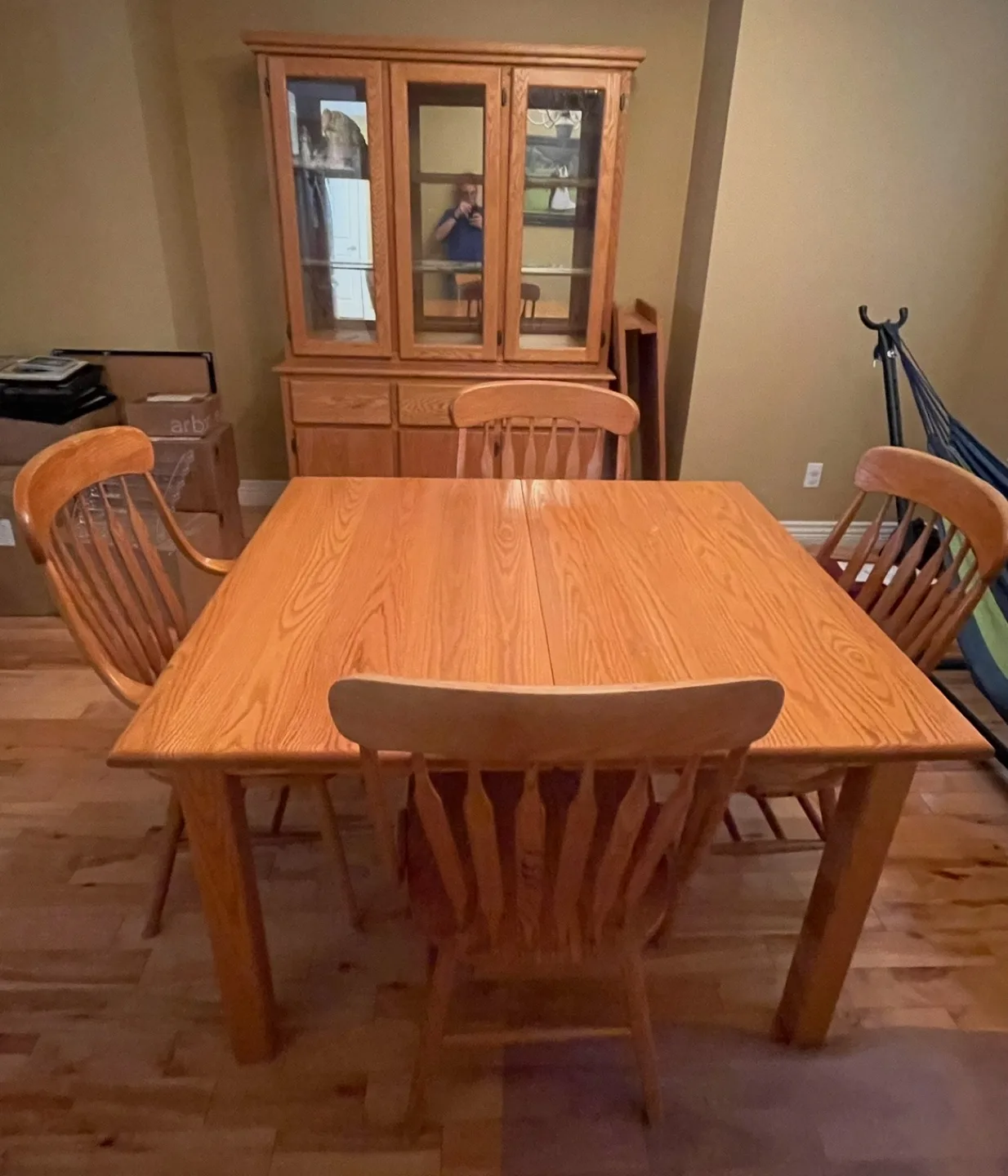 Solid Oak Dining Set - Table, 4 Chairs & Hutch image indicator(3)