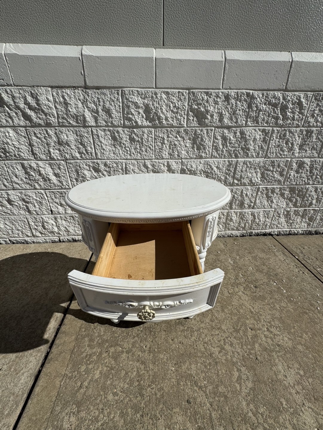 White Oval End Table with Drawer - photo 4