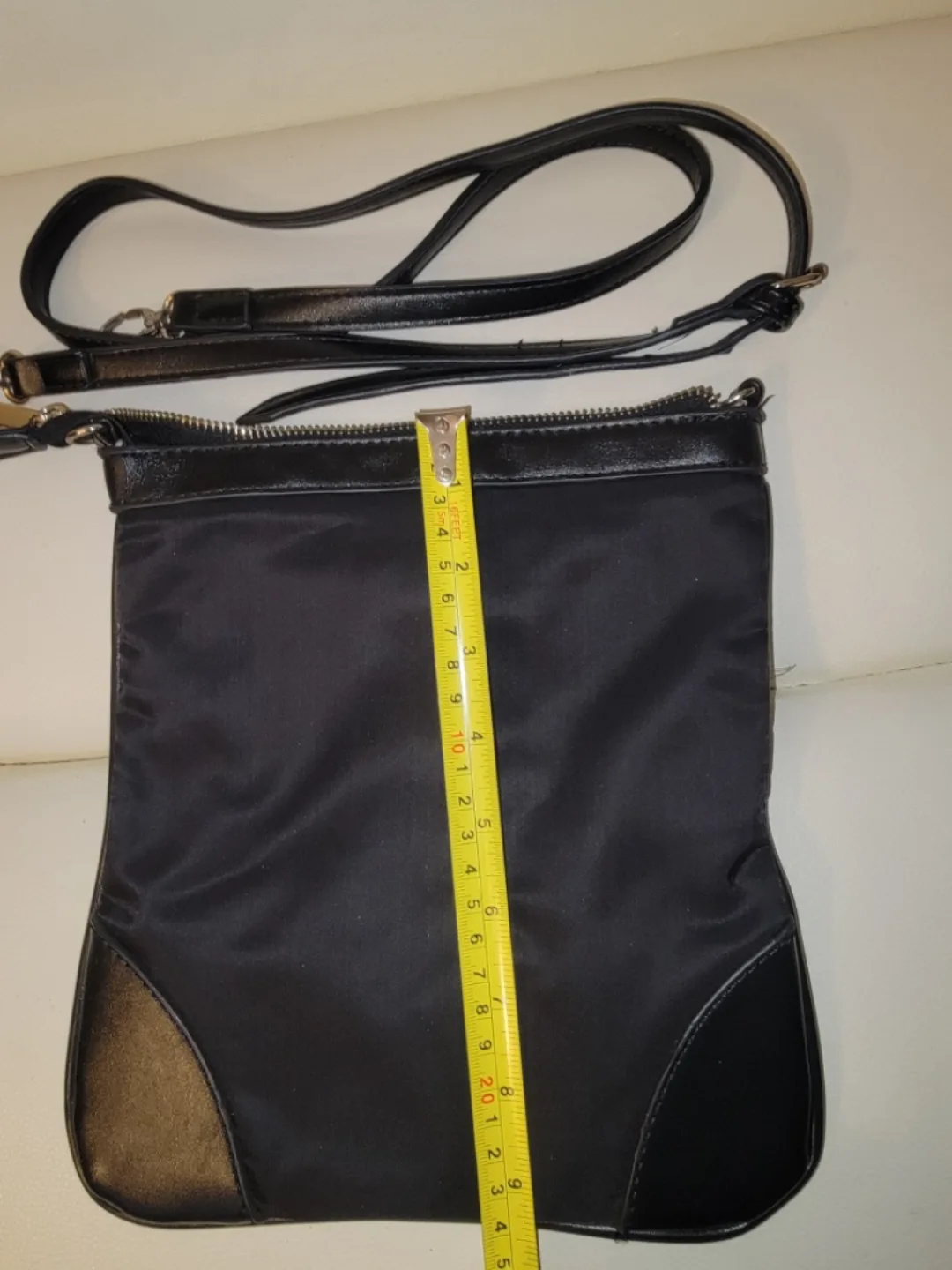 🏈Tory Burch Black Nylon Crossbody Bag image indicator(5)