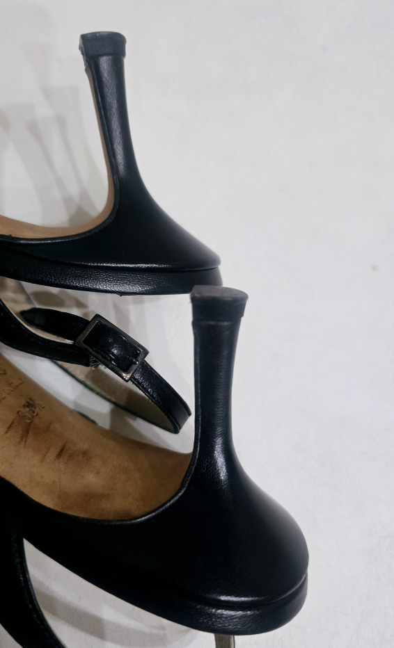 100% Authentic Jimmy Choo Slingback Heels (Size 36.5) - photo 4