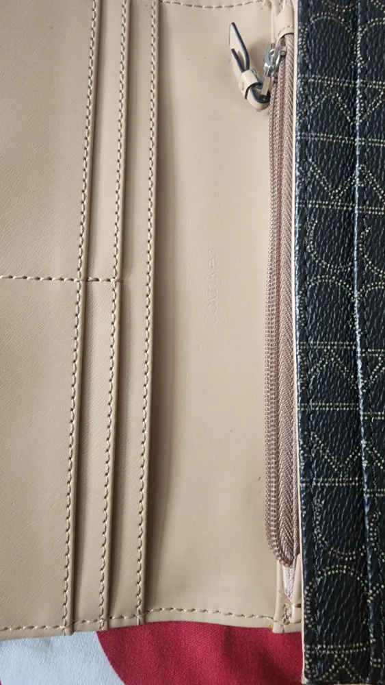 Calvin Klein Women's Wallet image indicator(3)