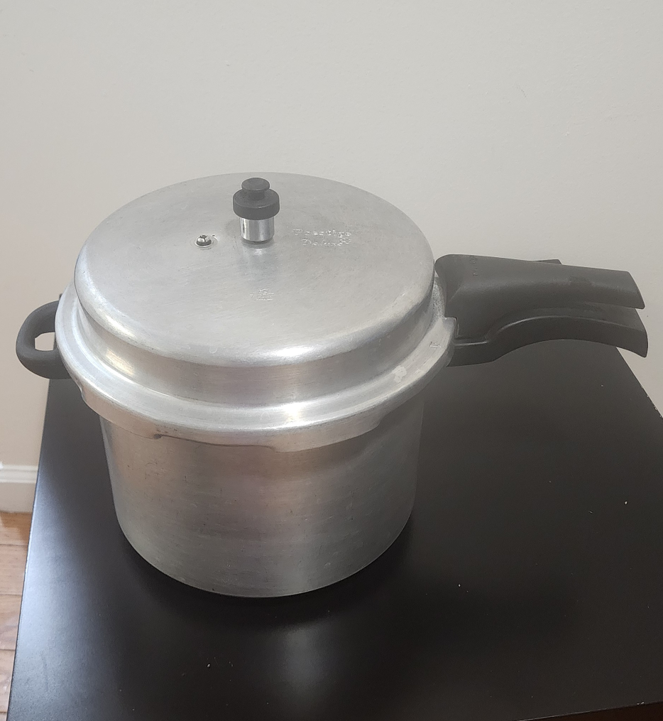 Prestige Pressure Cooker 10 Litres for Sale $20