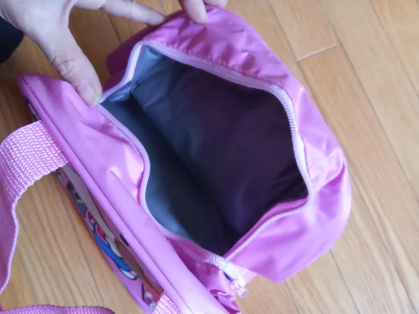 NEW Hello Kitty Lunch Bag image indicator(3)