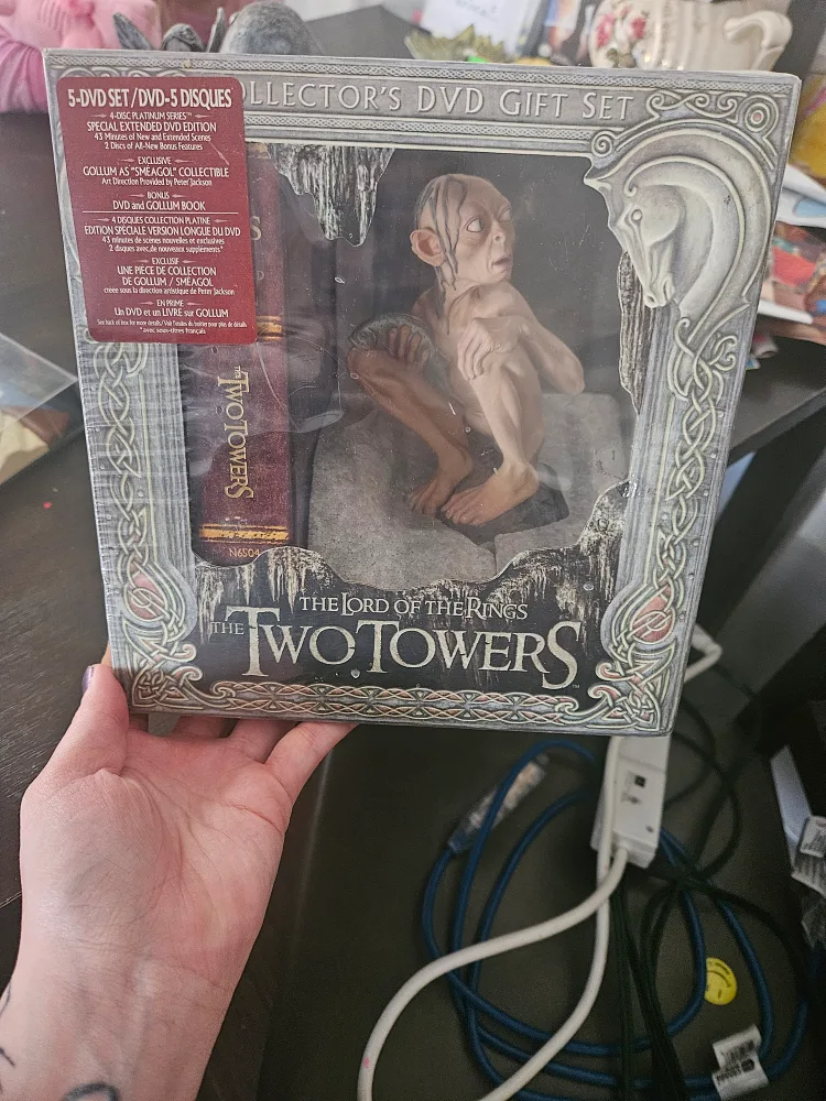 Lord of the Rings: The Two Towers Collector's Edition thumbnail