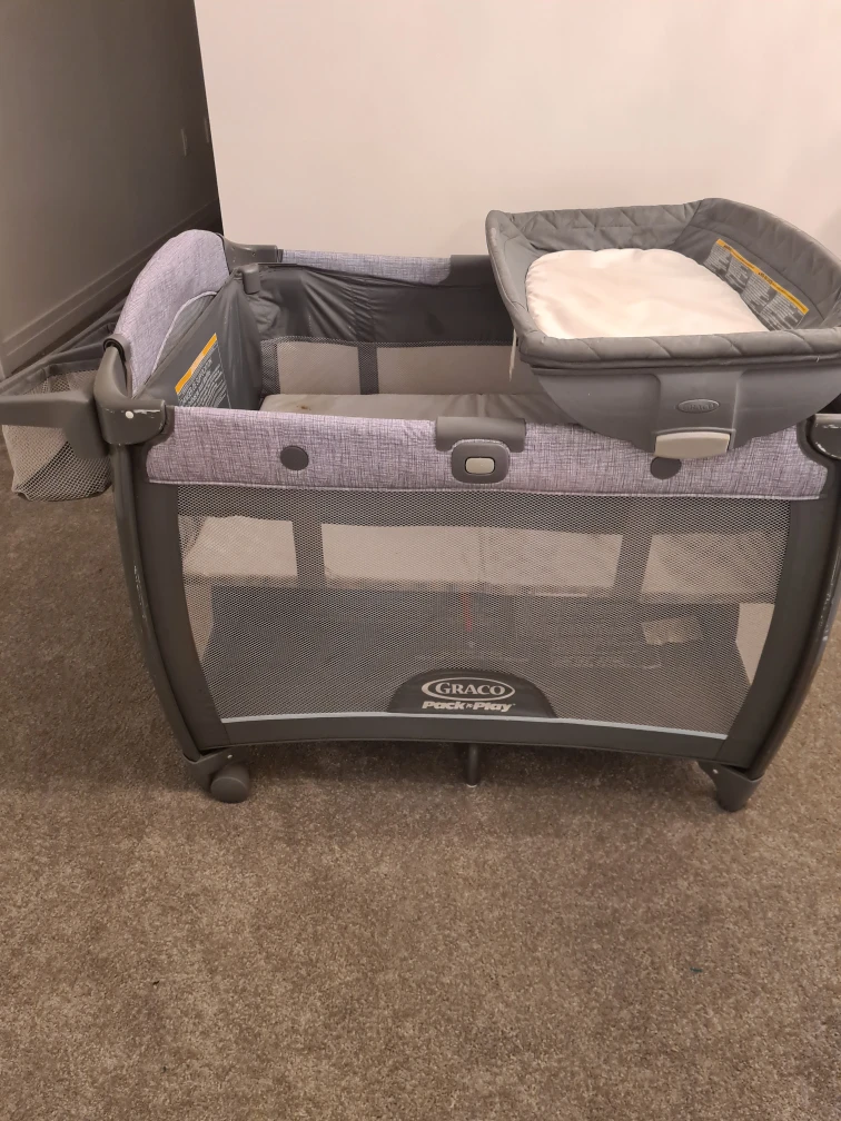 Graco Pack 'n Play Playard with Changer