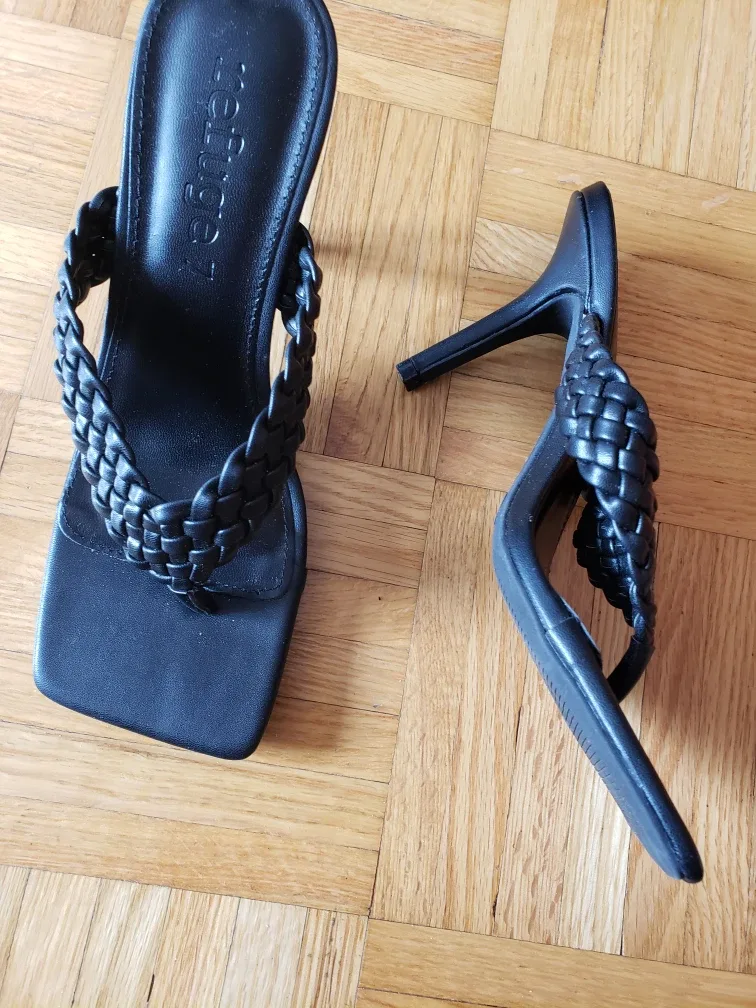Black braided heeled sandals image indicator(2)