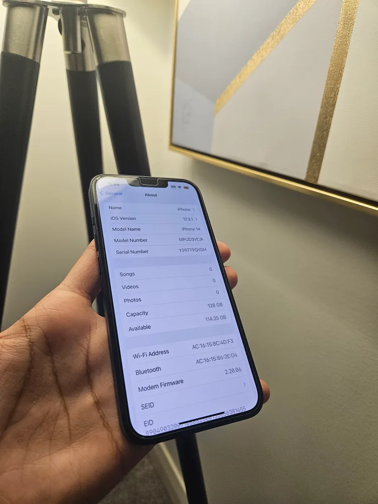 iPhone 14 Black - 94% Battery Health image indicator(6)