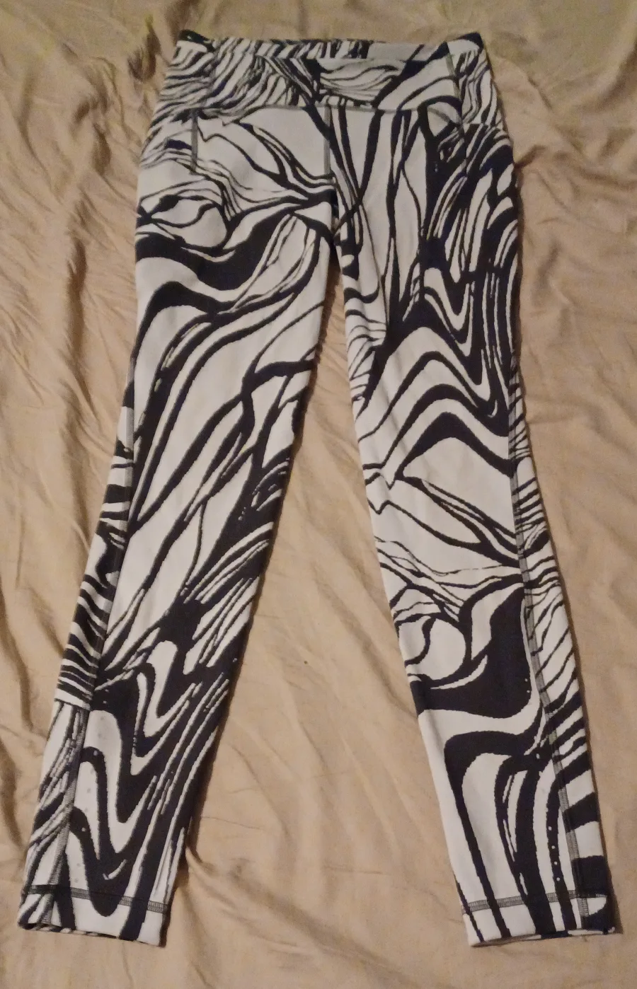 Lululemon Running Set: Sports Bra + Pants image indicator(3)