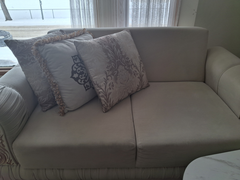 Loveseat with ned optind and storage