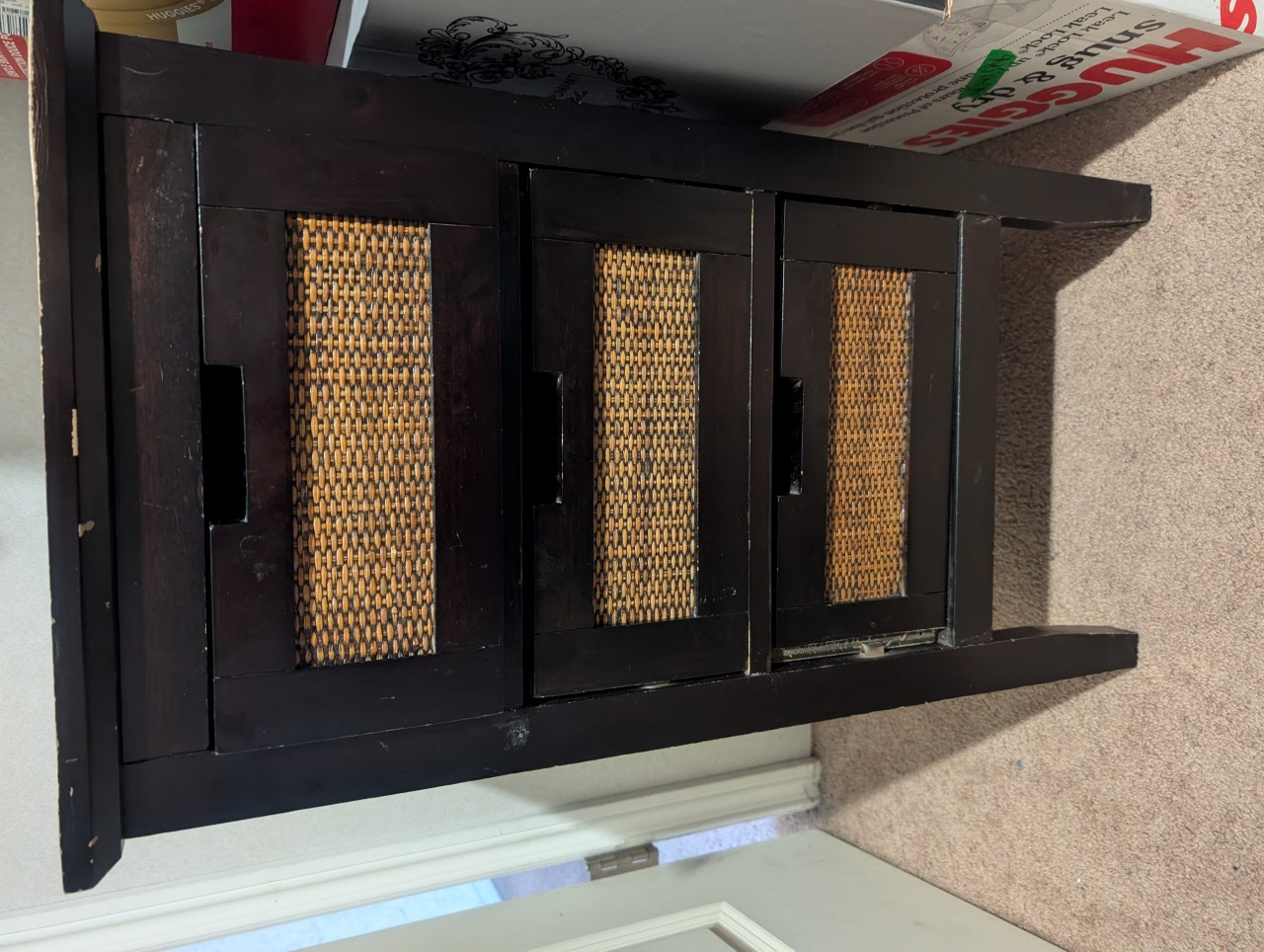 3 drawer nightstand/bed side table