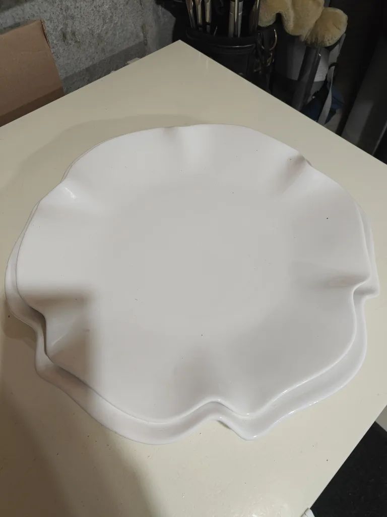 Set of Two White Scalloped Serving Platters image indicator(2)