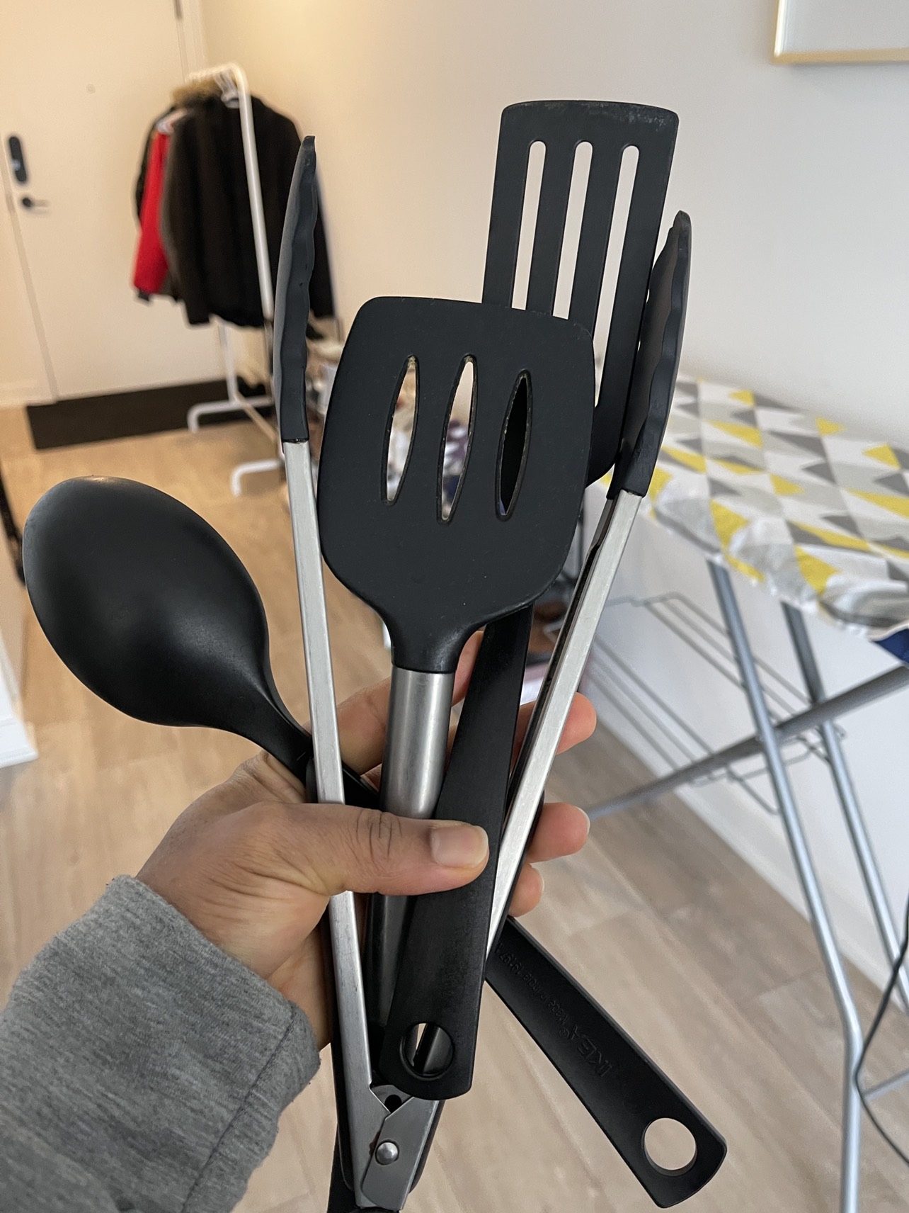 Cooking spoons, ice maker, chopsticks, knives - photo 3