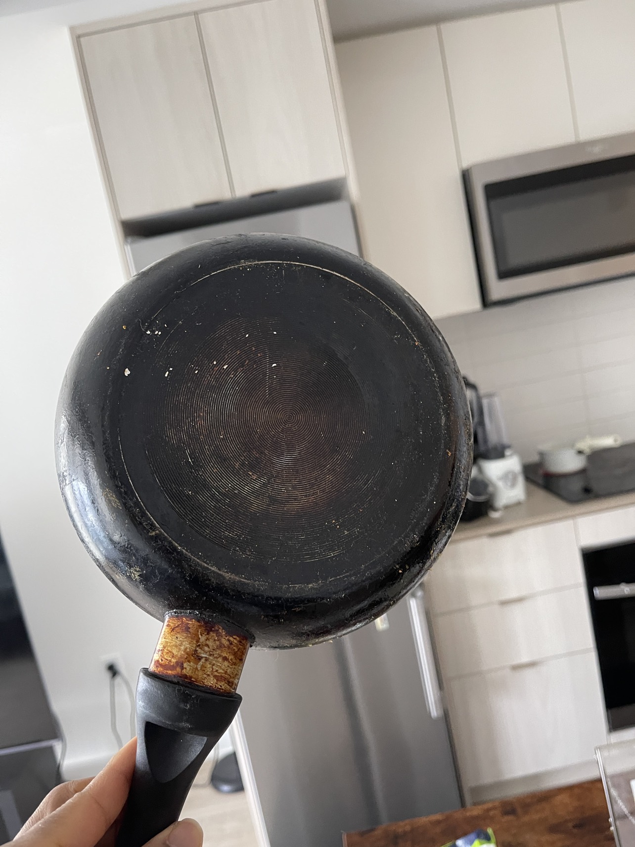 Bowls, pot, sieves, frying pan - photo 5