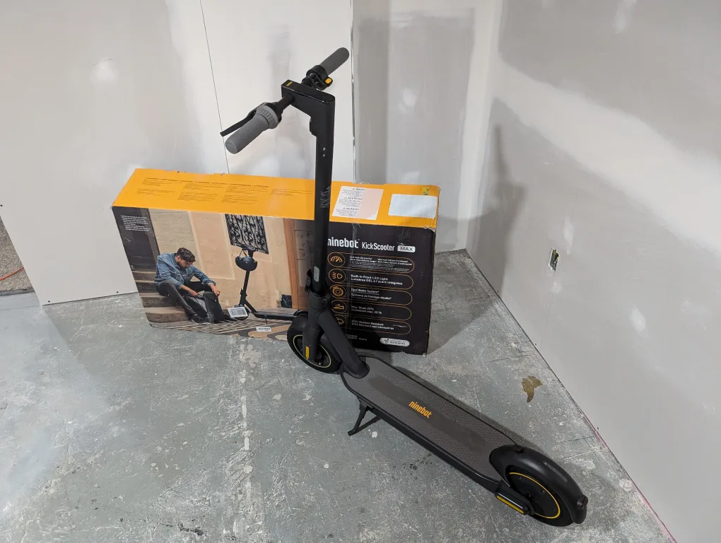 Brand New Segway Ninebot Max Kickscooter Electric Scooter image indicator(5)